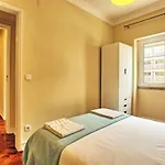Almirante 3-four Bedrooms Lejlighed