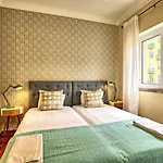 Lejlighed Almirante 3-four Bedrooms Lisboa