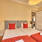 Almirante 3-four Bedrooms Lejlighed *