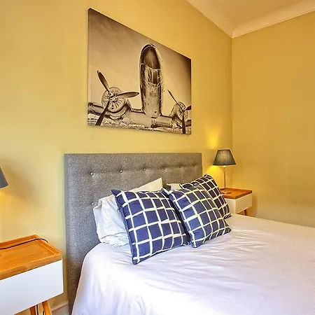 Almirante 3-four Bedrooms Lejlighed Lisboa