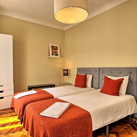 Apartment Almirante 3-four Bedrooms Lissabon