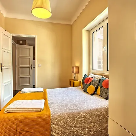 Apartment Almirante 3-four Bedrooms Lissabon
