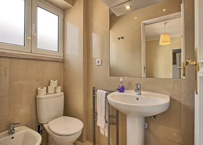 Almirante 3-four Bedrooms 아파트 *