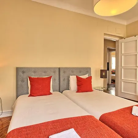 Almirante 3-four Bedrooms Appartement *